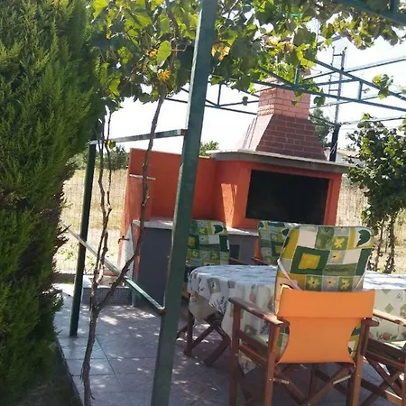 House * Rodokipos