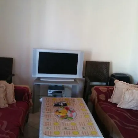 House * Rodokipos